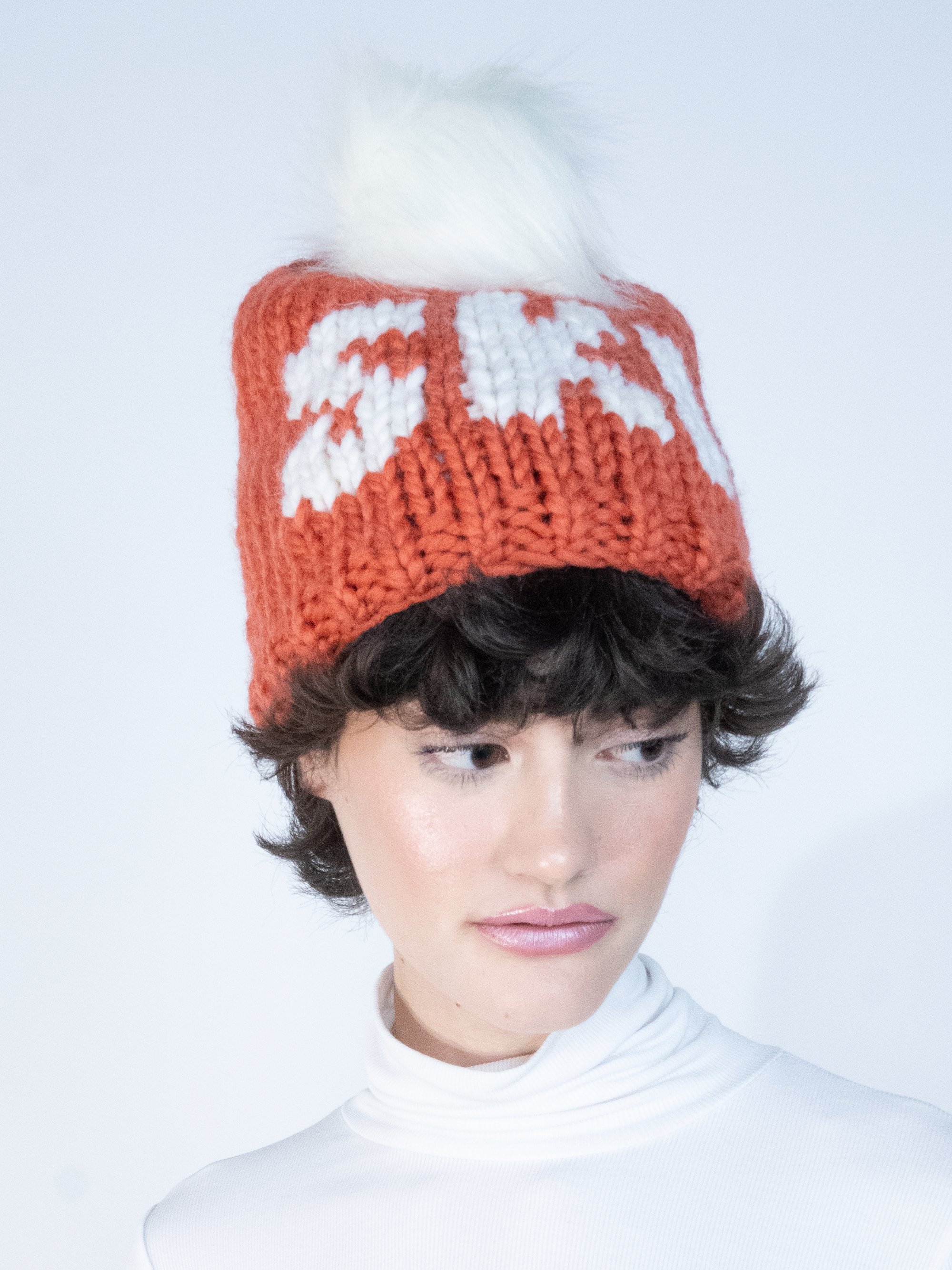 Falling Snow Toque SKI Toque with Removable POM – GOGO Sweaters